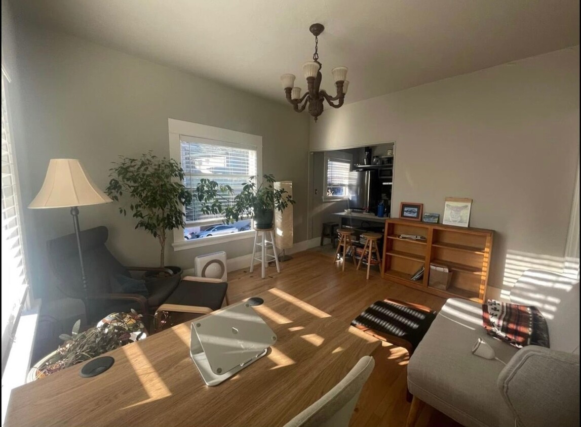 Primary Photo - 207 Orange St