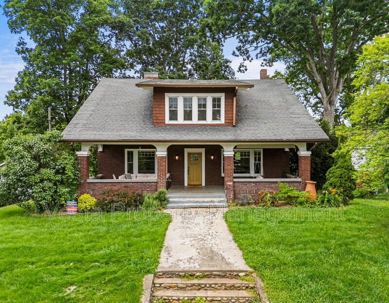 Foto principal - 409 Newfound St