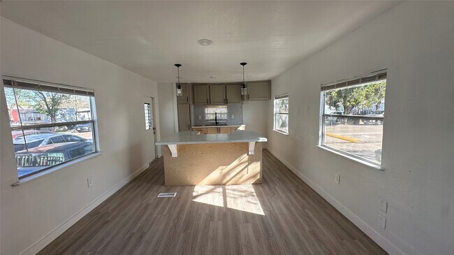 Foto del edificio - 510 N Shirley St
