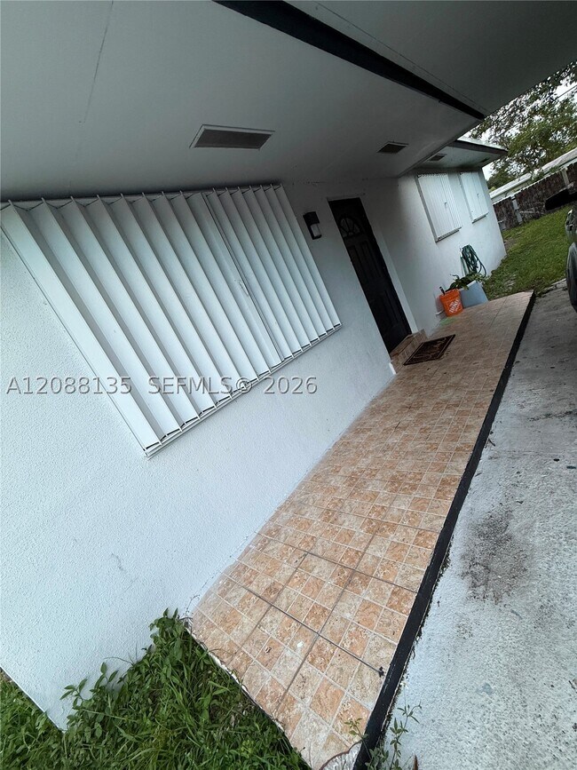 Foto del edificio - 5709 SW 36th Ct