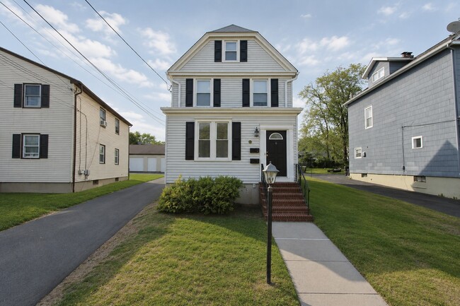 Front View - 552 Cumberland St