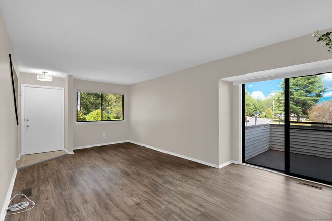 Building Photo - 293 Cottonwood Rd