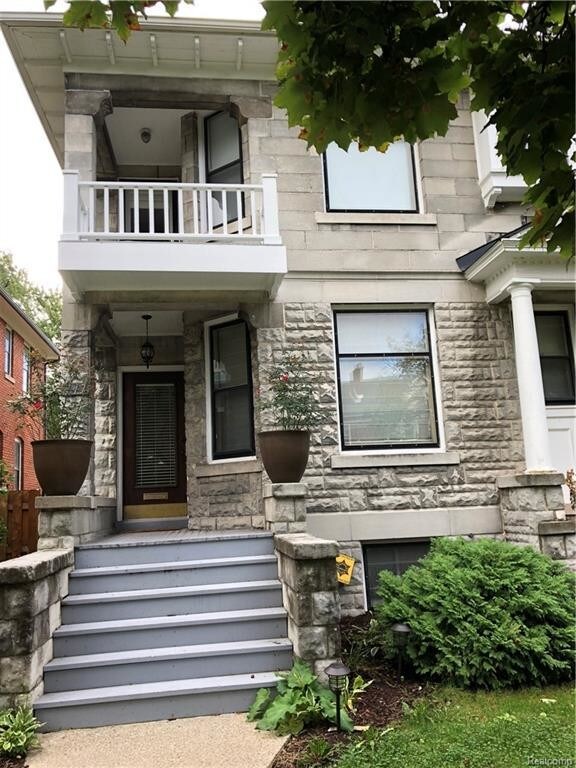 Primary Photo - 747 Delaware St