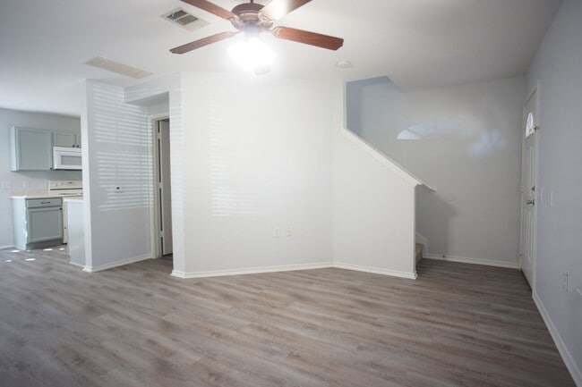 Building Photo - 3/1.5 House in South Austin