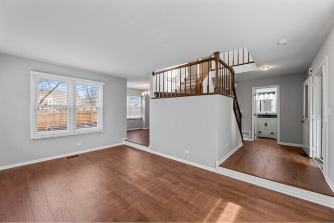 Building Photo - 448 Thorndale Ct