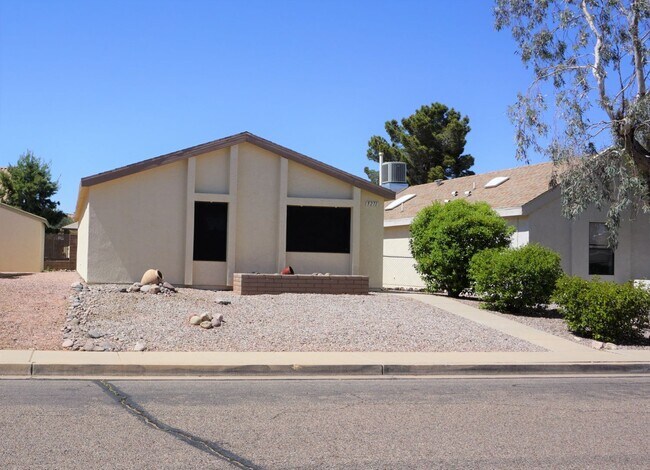 Building Photo - 5271 Desert Shadows, Sierra Vista, AZ