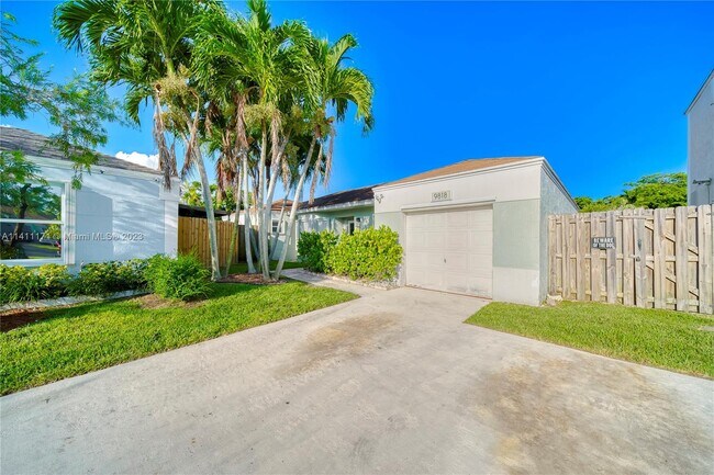 Foto del edificio - 9818 SW 221st St Rd