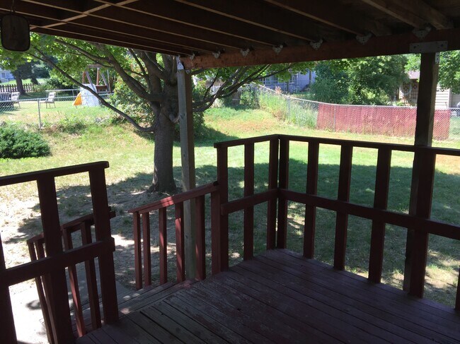 Foto del edificio - 140 NW Robert St