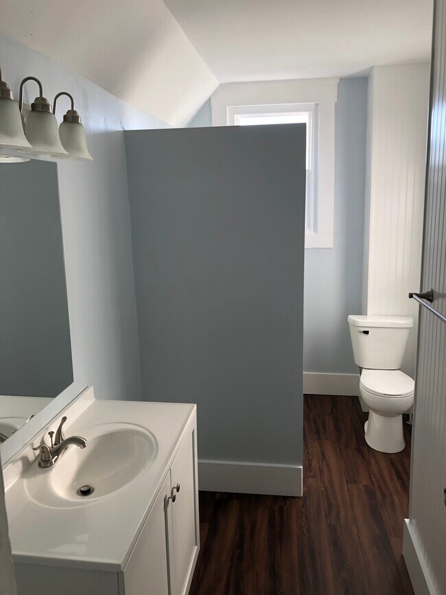 Bathroom - 1004 Sycamore St