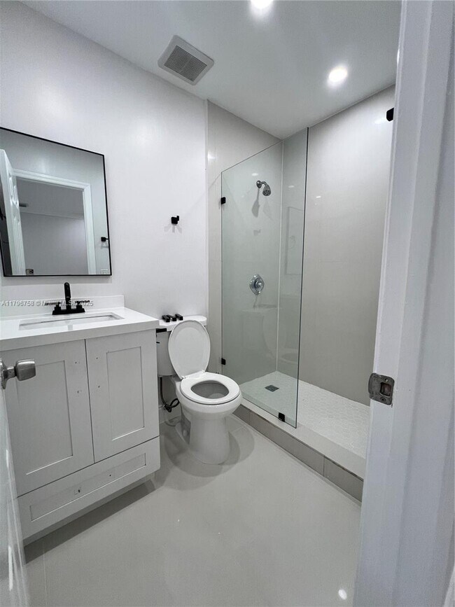 Foto del edificio - 3040 SW 16th Ter