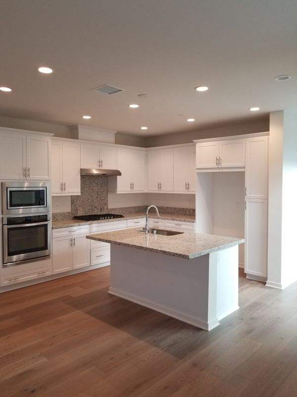 Building Photo - 719 Beacon