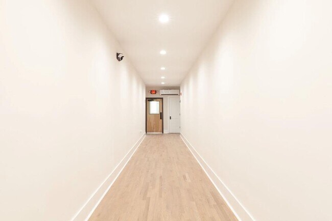 Foto del edificio - 504 Boulevard NE