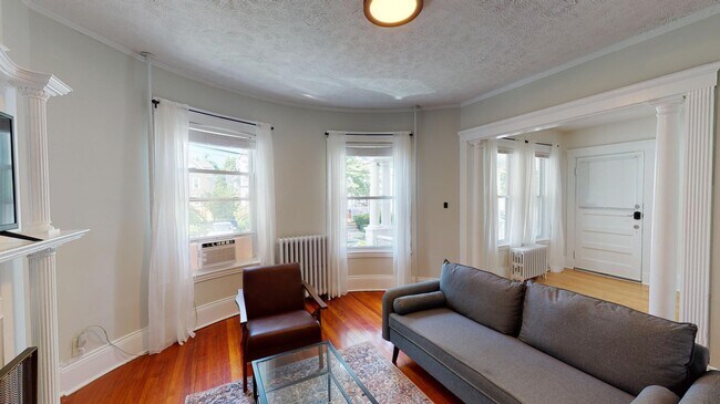 Building Photo - 40 Hewins St