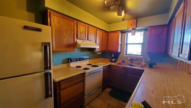 Building Photo - 1500 Ellendale Ct