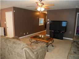 Building Photo - 804 Shetland Dr