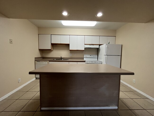 Building Photo - 3985 W McNab Rd