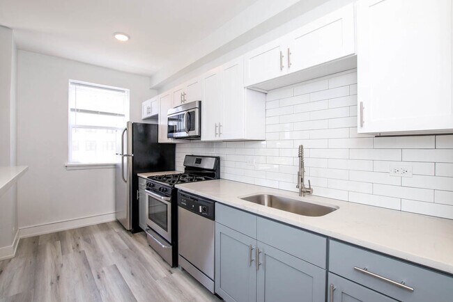 Foto del edificio - 5920 N Ridge Ave