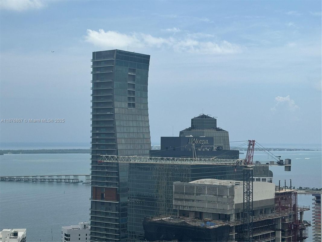 Foto del edificio - 60 SW 13th St