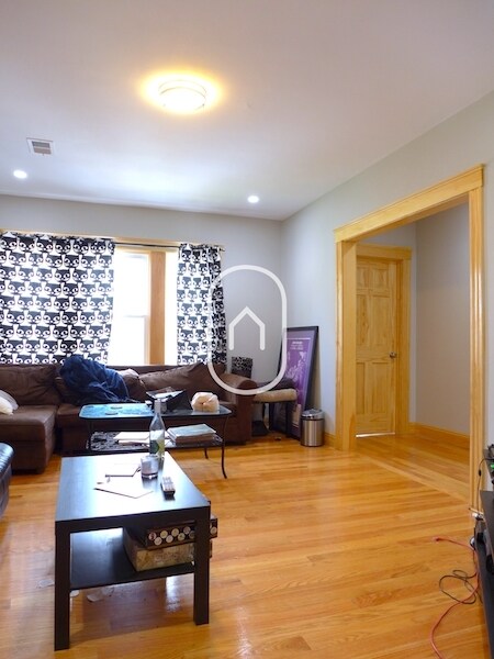 Foto del edificio - 169 Winchester St