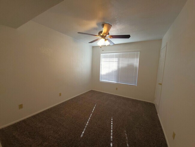 Building Photo - TEMPE CONDO WITH SPLIT BEDROOMS!