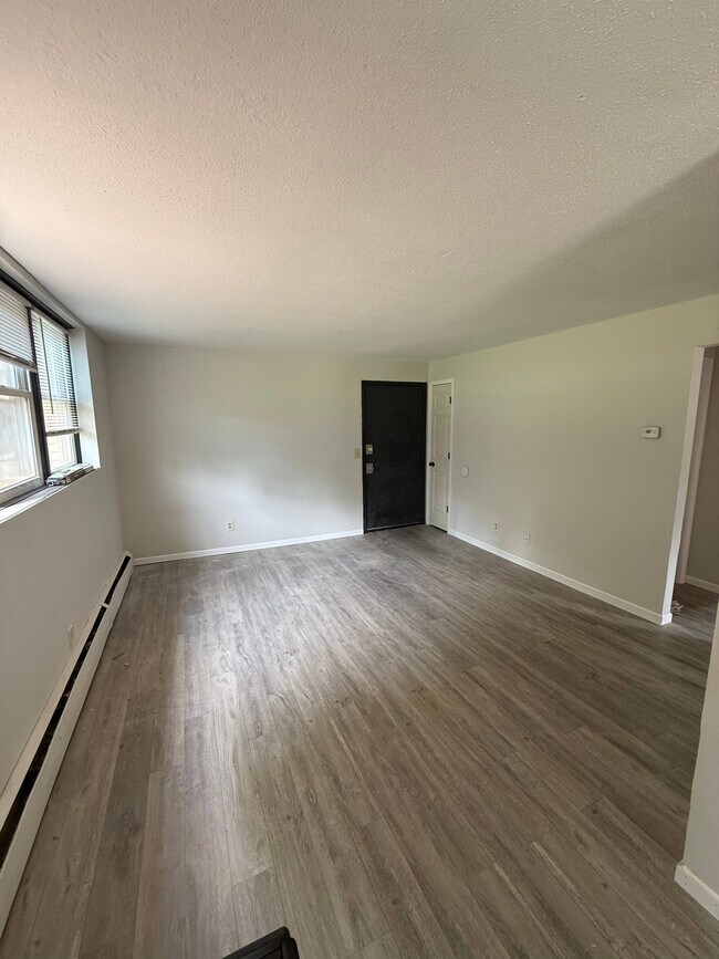 Foto del edificio - Tilahun Property - 4 Unit