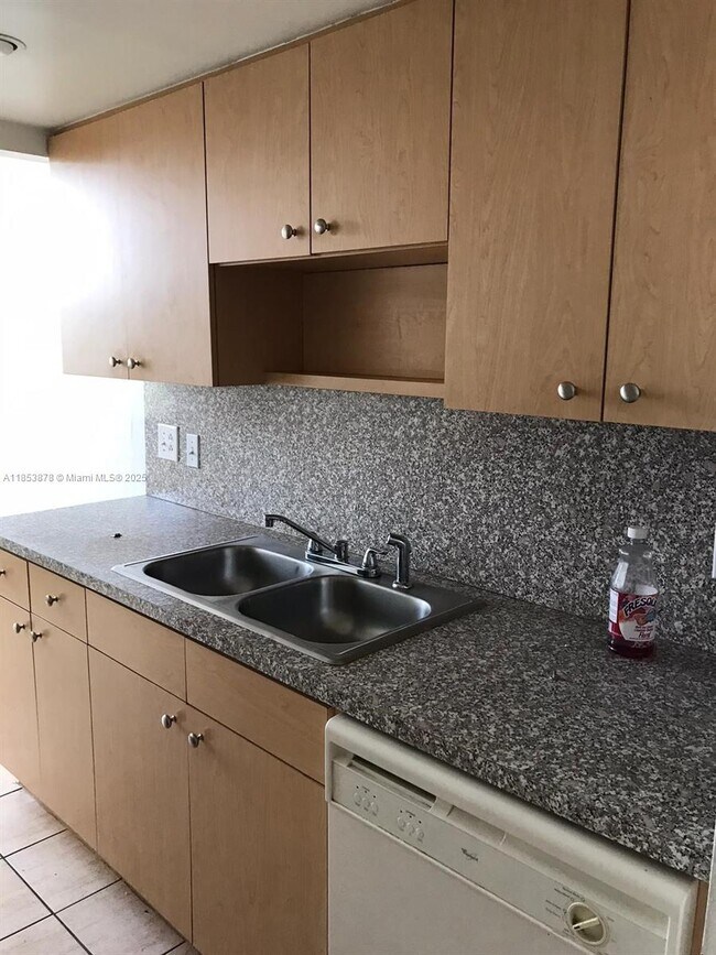 Foto del edificio - 1470 NE 123rd St