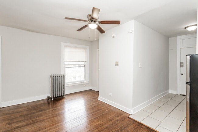 Foto del edificio - 6949 S Paxton Ave