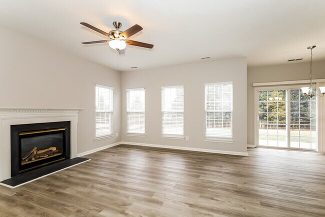 Building Photo - 12827 Winget Rd