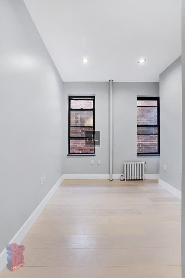 Building Photo - STANTON ST.