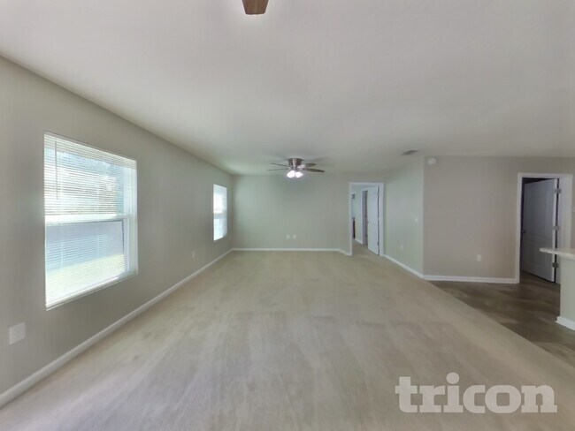 Foto del edificio - 1987 April Oaks Dr