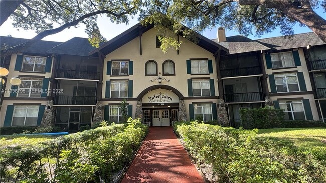 Foto del edificio - 3720 Inverrary Dr