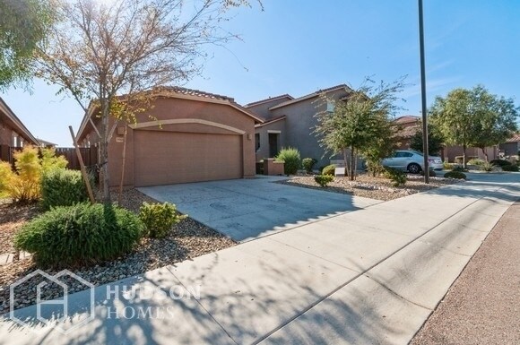 Foto principal - NOW AVAILABLE! - 19887 W Woodlands Ave, Bu...