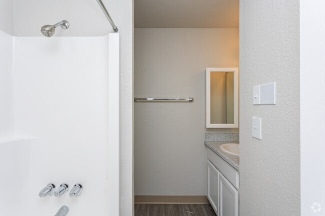 1BR, 1BA - 546SF - The Monroe