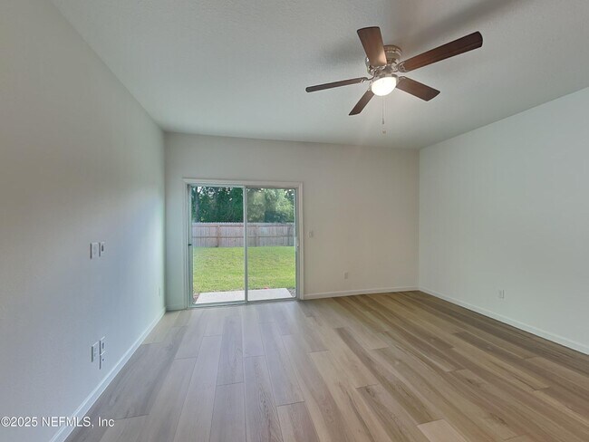 Building Photo - 654 Holly Lks Dr