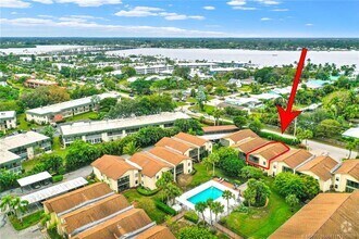 Building Photo - 1811 SW Palm City Rd