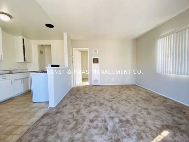 Foto del edificio - 2909 E 6th St