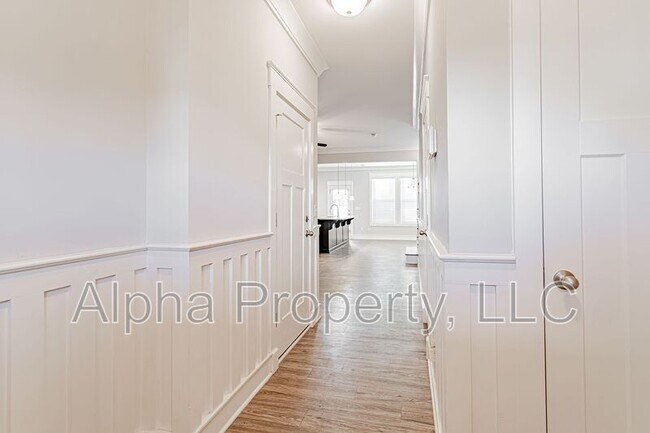 Building Photo - 400 Pangel Ln