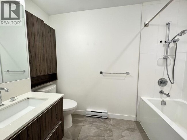 Building Photo - 379 E Broadway