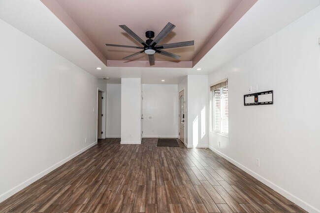 Foto del edificio - 861 Hollenbeck Ave