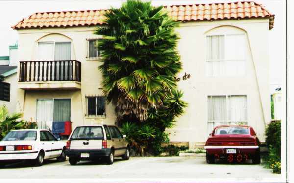 Building Photo - 1728 Diamond St