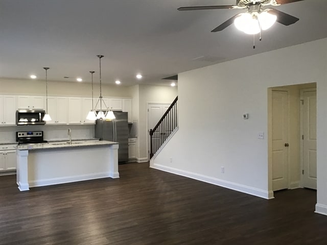 Building Photo - 205 Lindridge Dr