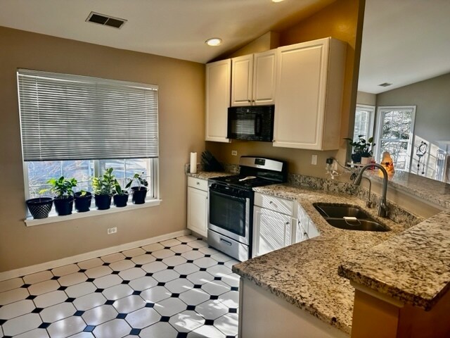 Building Photo - 2371 Madiera Ct