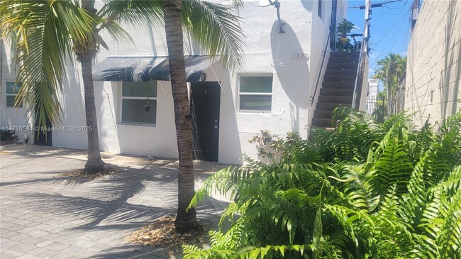 Building Photo - 1321 SW 8th St