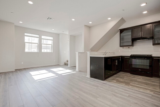 Foto del edificio - 14121 W Oak Ln