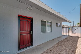 Building Photo - 801 E Puget Ave