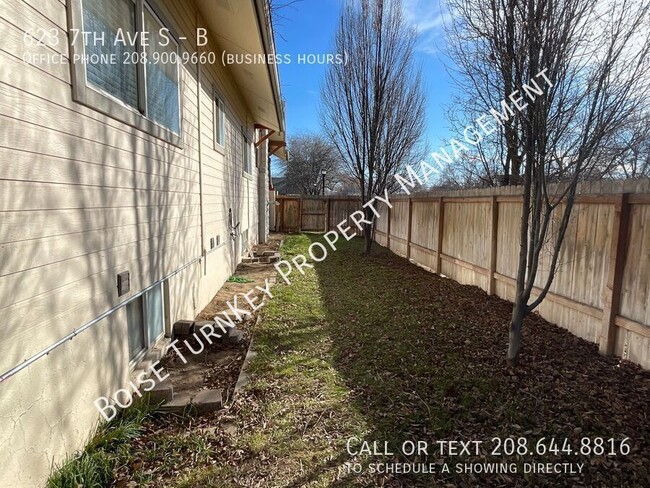 Building Photo - 2 Bed 1 Bath Basement Unit w/ Flex Space!