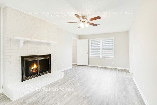 Foto del edificio - 6647 Forestdale Ln