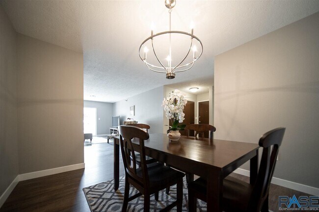 Foto del edificio - 617 N Lewis Ave