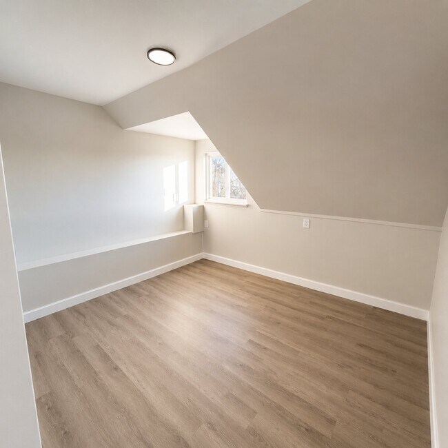 Foto del edificio - 608 Baystate Ave