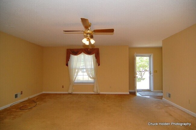 Foto del edificio - 113 Lake Shire Drive